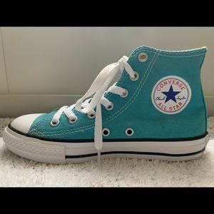 I am selling Converse.